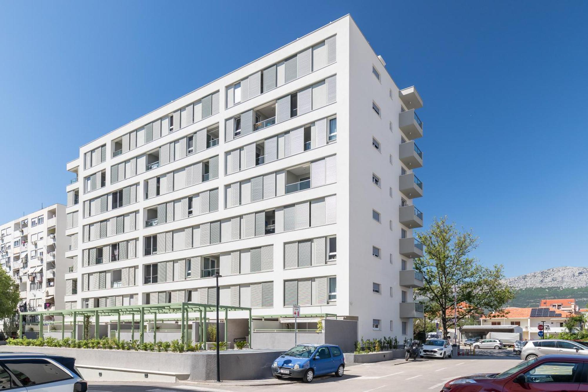 Apartman Boutique Soft Tones With Balcony And Secured Garage