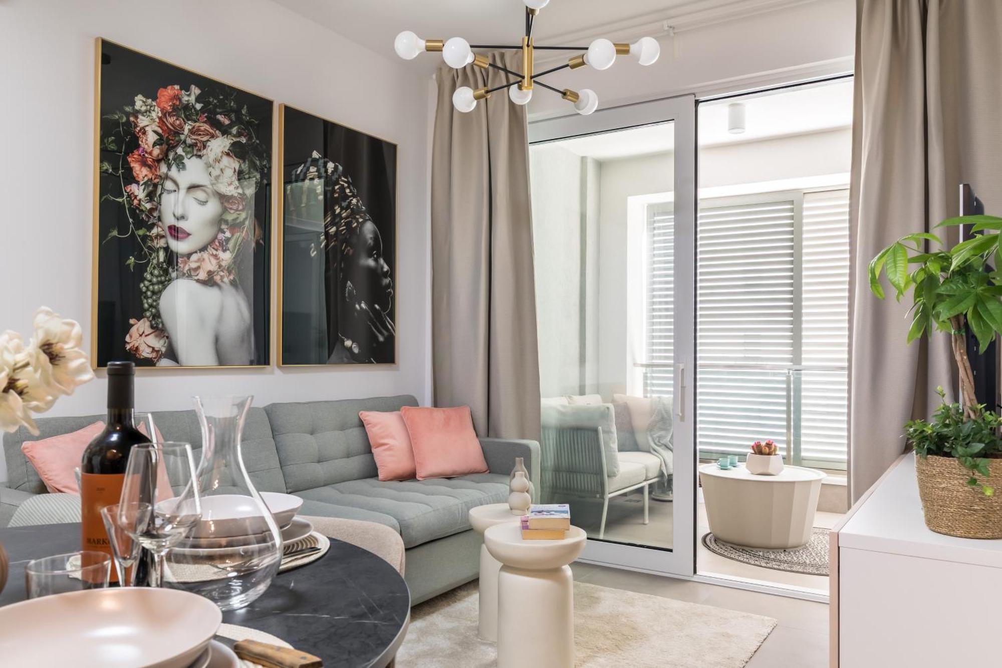Boutique Soft Tones With Balcony And Secured Garage